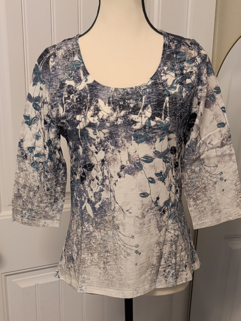 Coldwater Creek Blue & White Floral Scoop Neck Tunic
